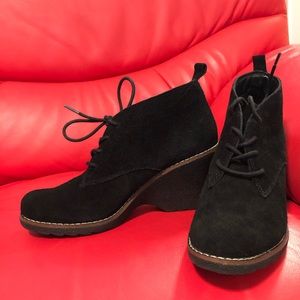 WHITE MOUNTAINS-  Black Suede Booties